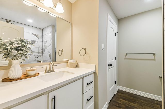 109 Neyland Street, Houston, TX 77022
