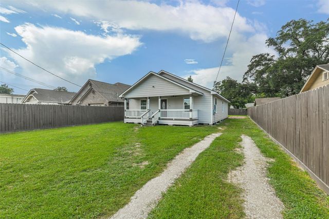 109 Neyland Street, Houston, TX 77022