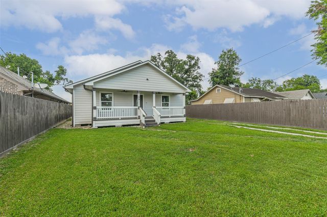 109 Neyland Street, Houston, TX 77022