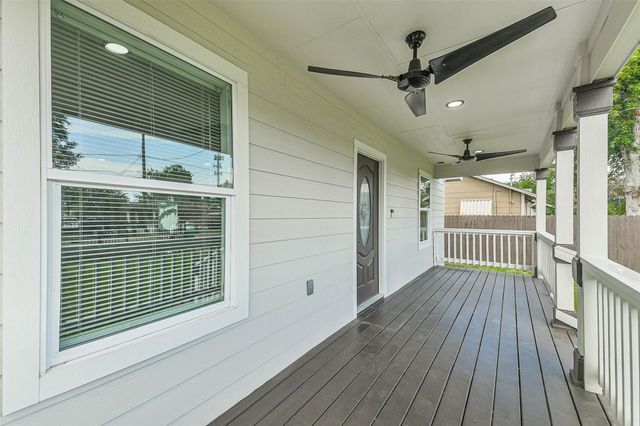109 Neyland Street, Houston, TX 77022