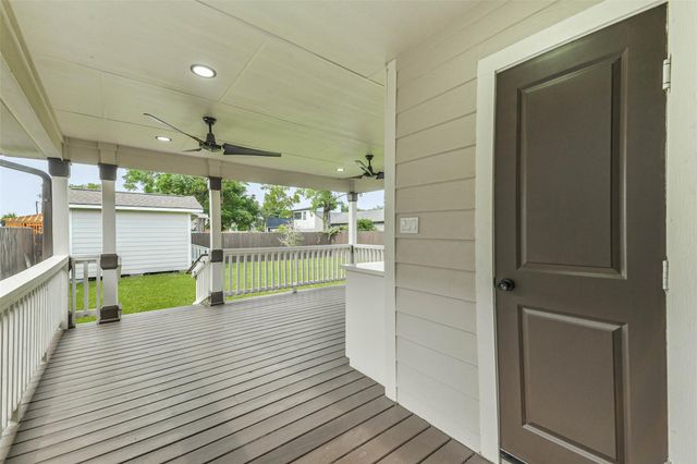 109 Neyland Street, Houston, TX 77022