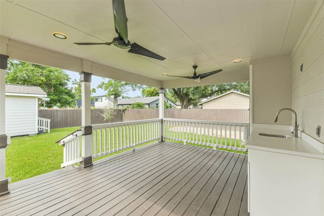 109 Neyland Street, Houston, TX 77022