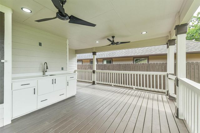 109 Neyland Street, Houston, TX 77022