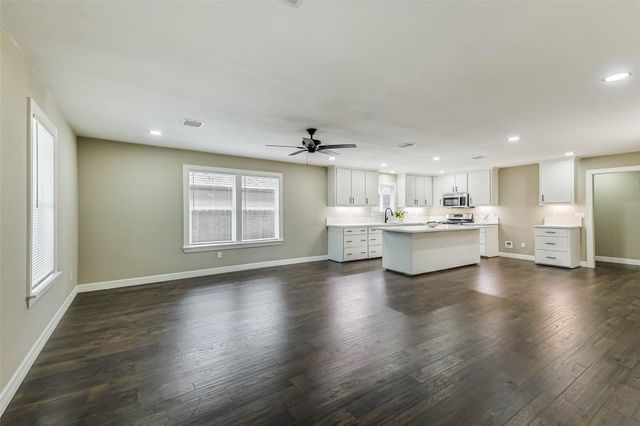 109 Neyland Street, Houston, TX 77022