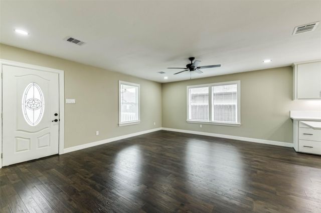 109 Neyland Street, Houston, TX 77022
