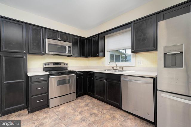 320 BELAIRE DR, Shiremanstown, PA 17011