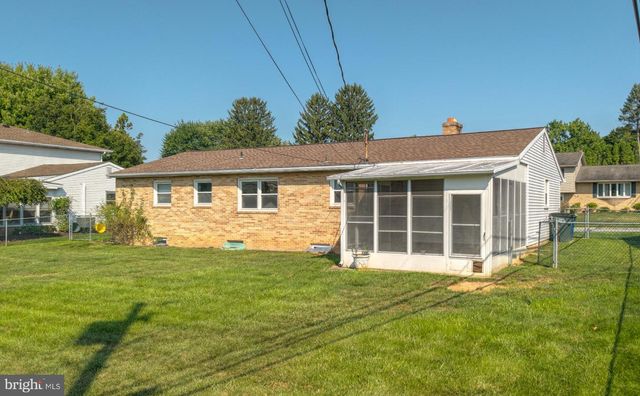 320 BELAIRE DR, Shiremanstown, PA 17011
