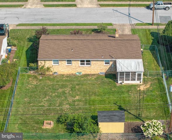 320 BELAIRE DR, Shiremanstown, PA 17011
