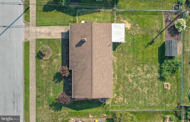 320 BELAIRE DR, Shiremanstown, PA 17011