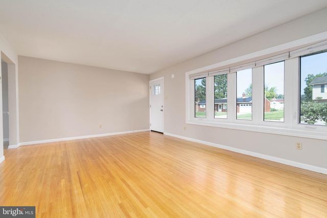320 BELAIRE DR, Shiremanstown, PA 17011