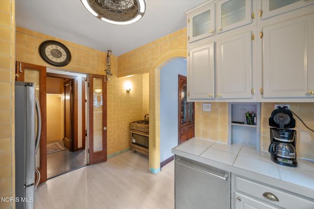 2157 Shenandoah Road, Toledo, OH 43607