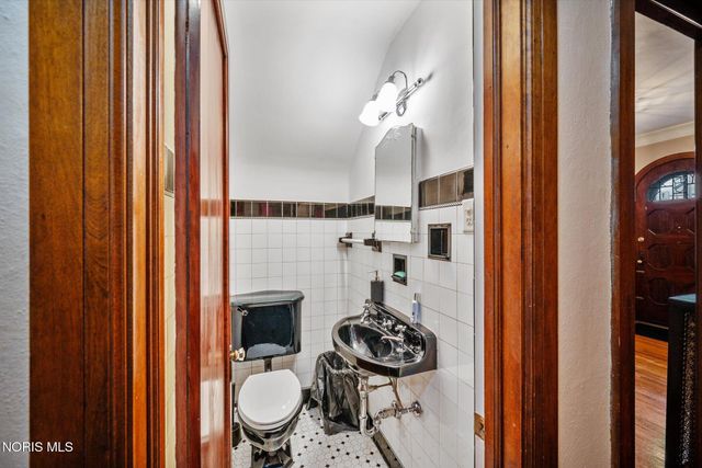 2157 Shenandoah Road, Toledo, OH 43607