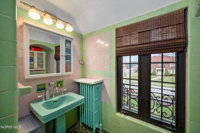 2157 Shenandoah Road, Toledo, OH 43607