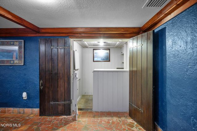 2157 Shenandoah Road, Toledo, OH 43607