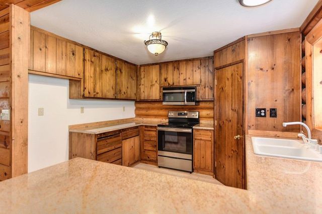 6960 Blackhawk Ln, Foresthill, CA 95631