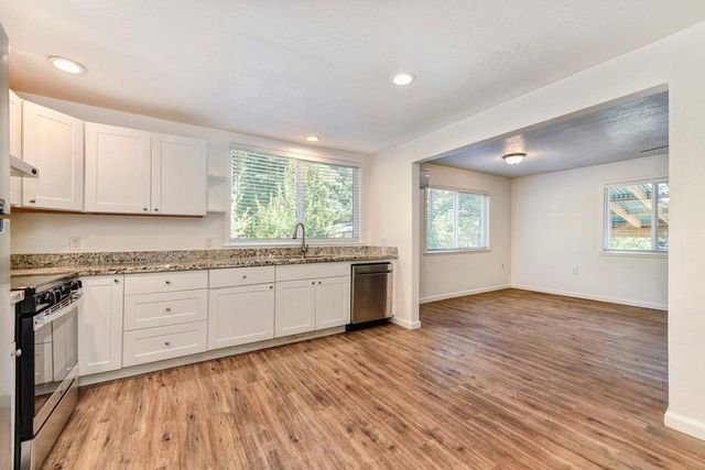 6960 Blackhawk Ln, Foresthill, CA 95631