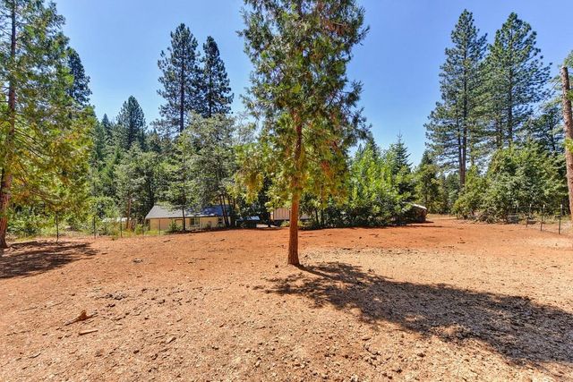 6960 Blackhawk Ln, Foresthill, CA 95631