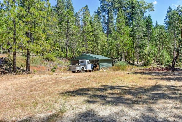 6960 Blackhawk Ln, Foresthill, CA 95631
