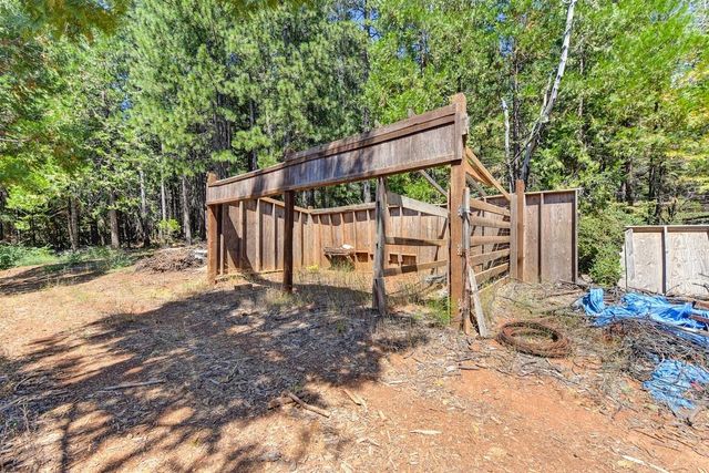 6960 Blackhawk Ln, Foresthill, CA 95631
