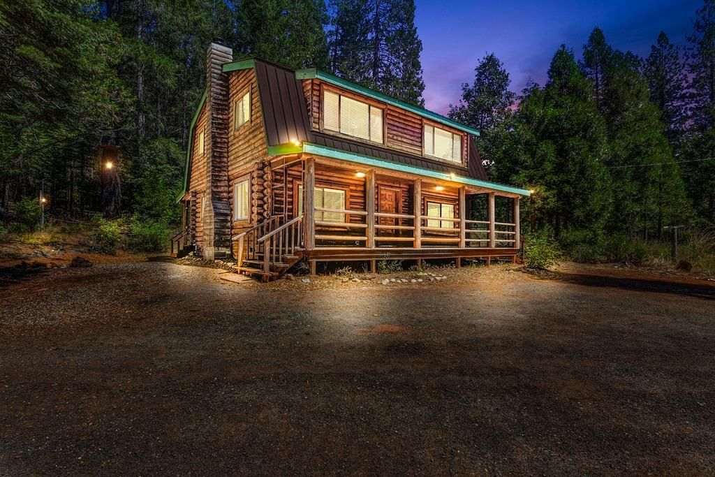 6960 Blackhawk Ln, Foresthill, CA 95631