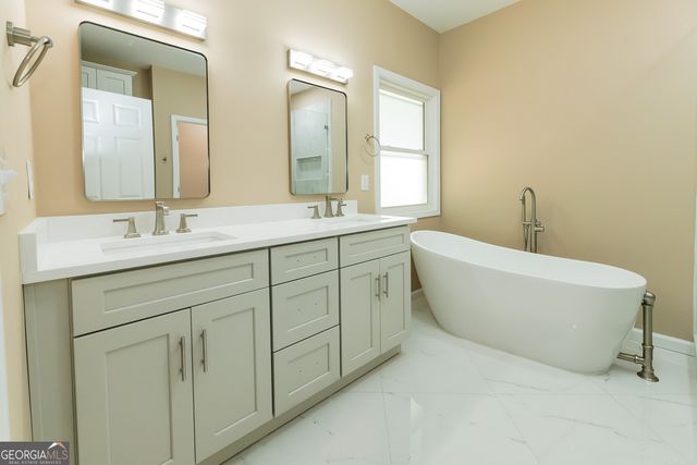 5664 Jackson Knoll Trace NW, Lilburn, GA 30047