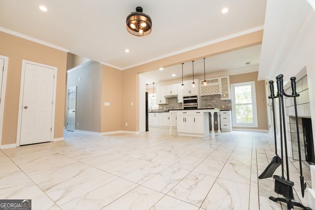 5664 Jackson Knoll Trace NW, Lilburn, GA 30047