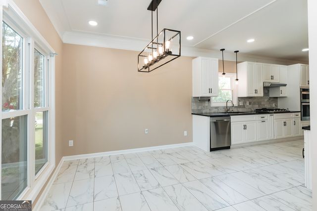 5664 Jackson Knoll Trace NW, Lilburn, GA 30047