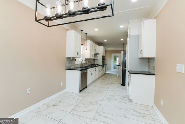 5664 Jackson Knoll Trace NW, Lilburn, GA 30047