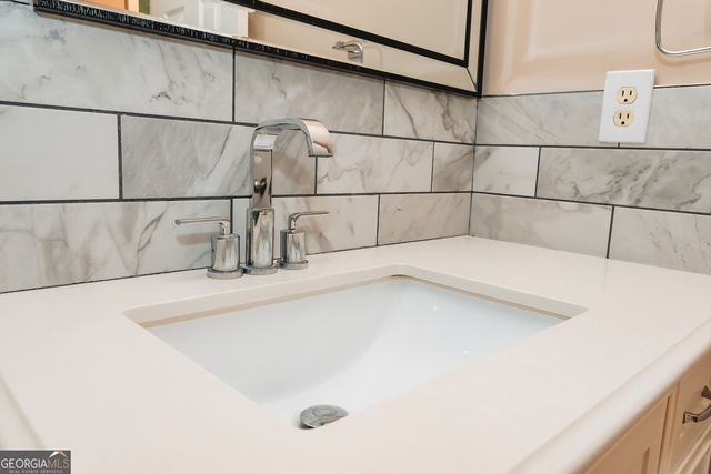 5664 Jackson Knoll Trace NW, Lilburn, GA 30047