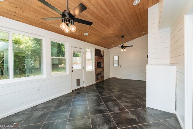 5664 Jackson Knoll Trace NW, Lilburn, GA 30047