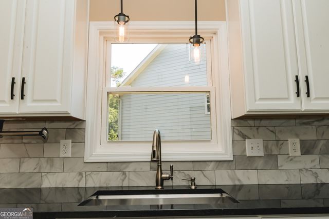 5664 Jackson Knoll Trace NW, Lilburn, GA 30047