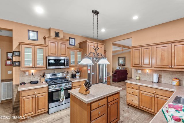 8076 BLAZING STAR Road, Melrose, FL 32666