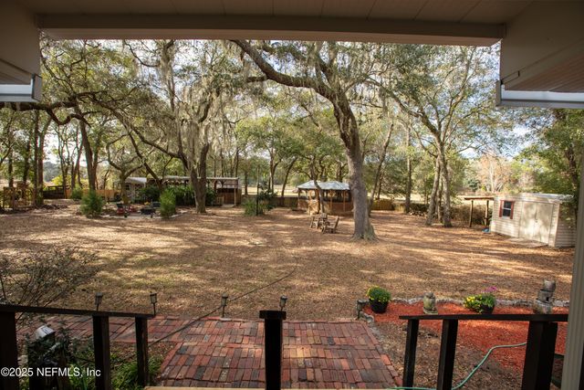 8076 BLAZING STAR Road, Melrose, FL 32666