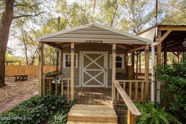 8076 BLAZING STAR Road, Melrose, FL 32666