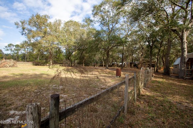 8076 BLAZING STAR Road, Melrose, FL 32666