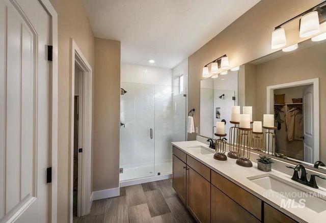 11729 W Reining Horse Ln, Kuna, ID 83634