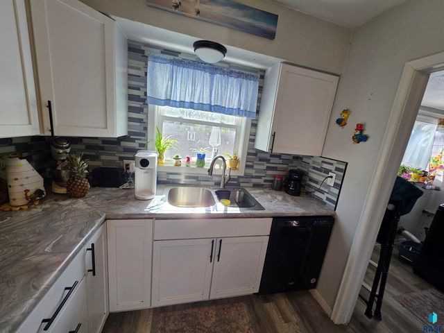 1230 SE Utah Ave Avenue, Huron, SD 57350
