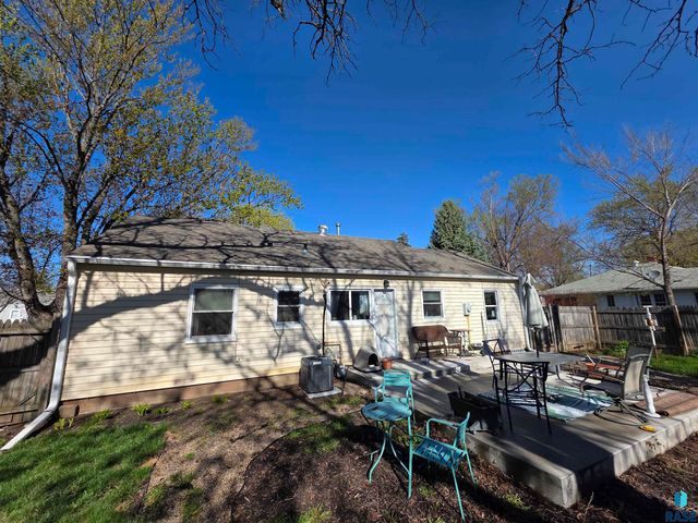 1230 SE Utah Ave Avenue, Huron, SD 57350