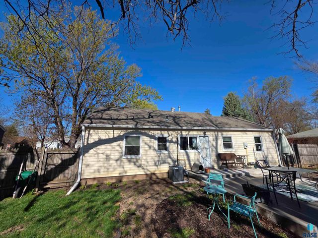 1230 SE Utah Ave Avenue, Huron, SD 57350