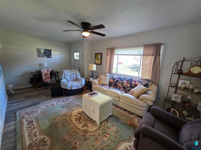 1230 SE Utah Ave Avenue, Huron, SD 57350