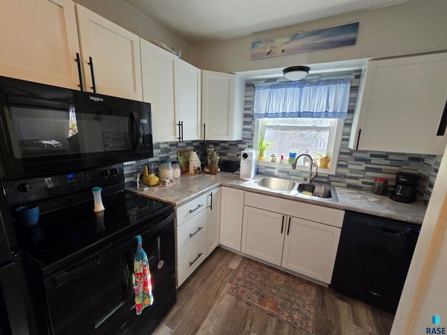 1230 SE Utah Ave Avenue, Huron, SD 57350