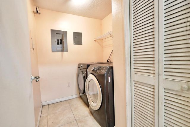 5578 METROWEST BOULEVARD 1-201, Orlando, FL 32811