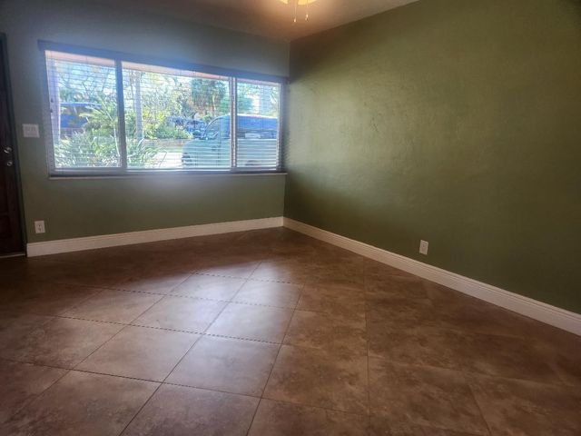 1261 NE 2nd Street, Pompano Beach, FL 33060