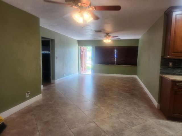 1261 NE 2nd Street, Pompano Beach, FL 33060