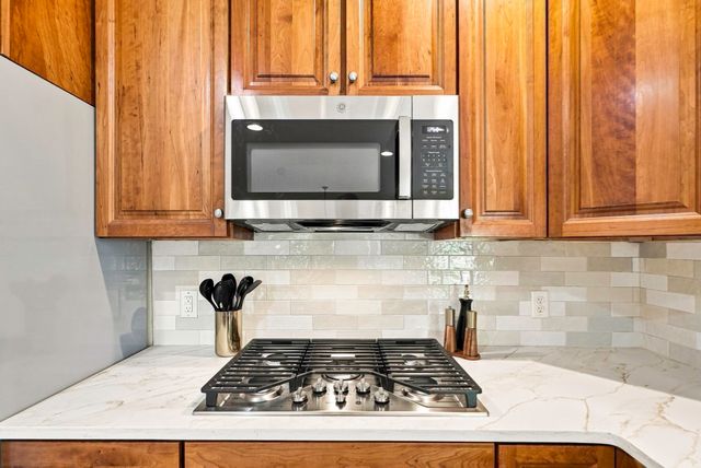 3 Washington Lane, Hopkinton, MA 01748