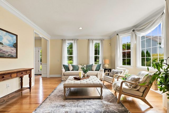 3 Washington Lane, Hopkinton, MA 01748