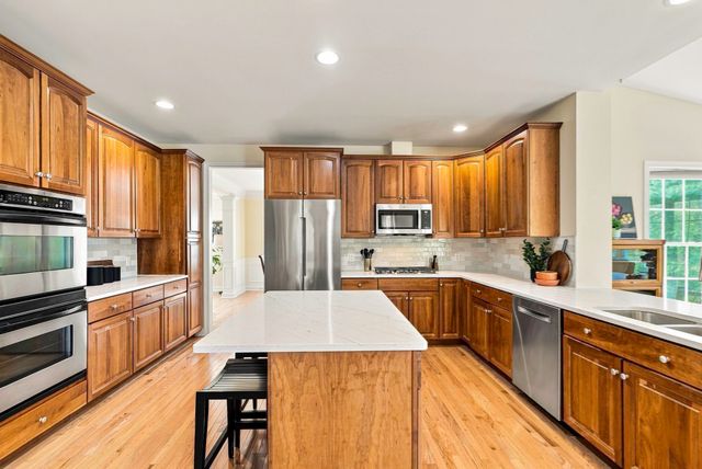3 Washington Lane, Hopkinton, MA 01748
