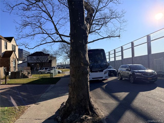 13309 Van Wyck Expressway, Jamaica, NY 11436