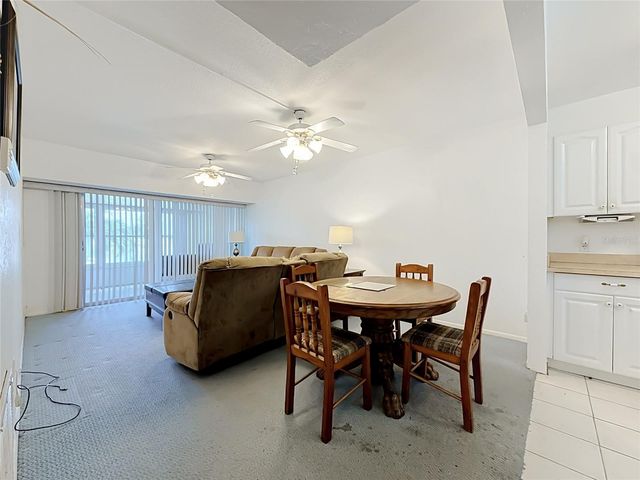 9945 47TH AVENUE N 203, St Petersburg, FL 33708