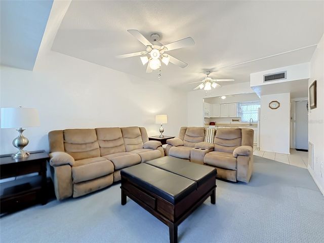 9945 47TH AVENUE N 203, St Petersburg, FL 33708
